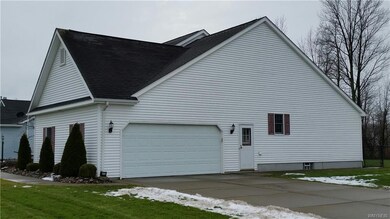 7342 Balla Dr, North Tonawanda, NY 14120 - photo 2
