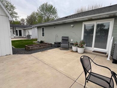 1012 E Wabash St, Converse, IN 46919 - photo 3