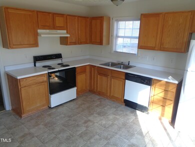 2113 Spin Cast Place, Raleigh, NC 27610 - photo 4