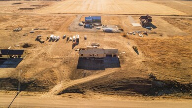 14932 Cochise St, Williston, ND 58801 - photo 3