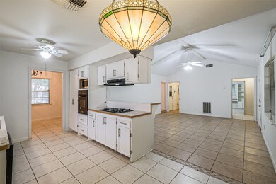 9782 Rambling Trail, Houston, TX 77089 - photo 3