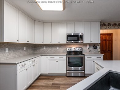 211 Frazier Way, Scott Depot, WV 25560 - photo 7