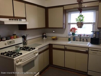 995 Rathbun Ave, Staten Island, NY 10309 - photo 7