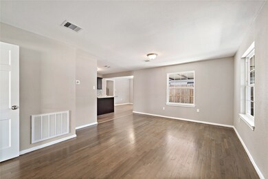 7638 Thurow St, Houston, TX 77087 - photo 3
