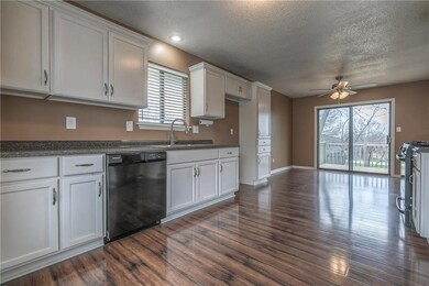 1703 Tweed Ct, Raymore, MO 64083 - photo 7