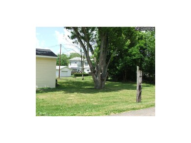 nice flat, big yard.