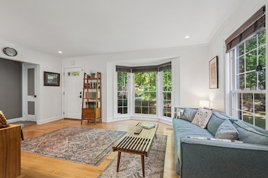 1811 Laurel Ave, Evanston, IL 60201 - photo 4