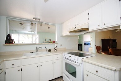 6 - Kitchen