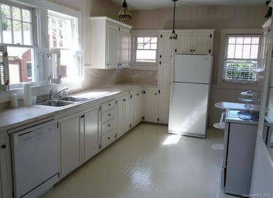 121 N Oakwood Dr, Statesville, NC 28677 - photo 5