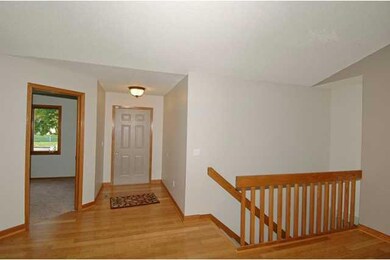 3010 Shadow Creek Ln, Des Moines, IA 50320 - photo 2