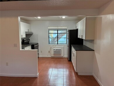 2142 Bradford St unit 324, Clearwater, FL 33760 - photo 4