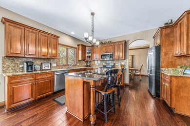 304 White Pines Ln, Oswego, IL 60543 - photo 4