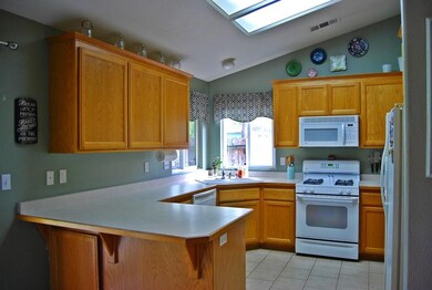 1910 Heller Ln, Redding, CA 96001 - photo 5