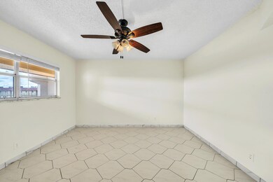 3524 Via Poinciana unit 604, Lake Worth, FL 33467 - photo 7