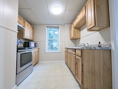 400 Cliff St unit 2, Saint Johnsbury, VT 05819 - photo 3