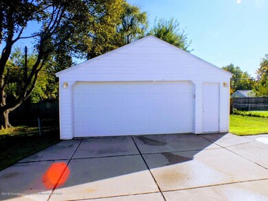 1130 Boynton Dr, Lansing, MI 48917 - photo 3