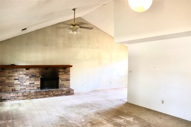 2638 Remmington Dr, Grand Prairie, TX 75052 - photo 4