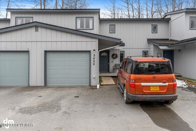 02-Front Exterior_ELI07652