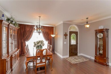 Formal dining with hardwoods