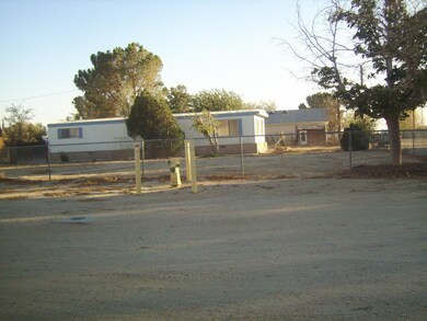5560 Leona Ln, Rosamond, CA 93560 - photo 2