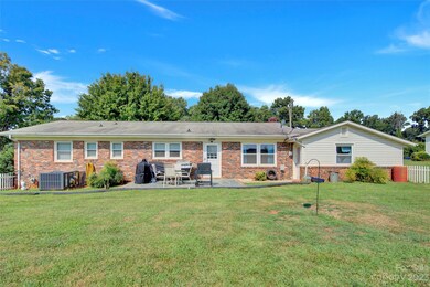 1510 Kenmore Dr, Statesville, NC 28625 - photo 5