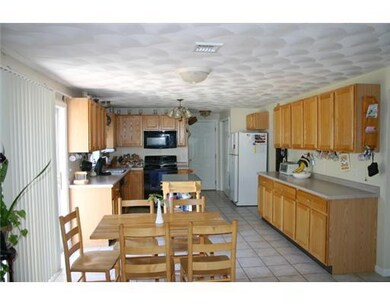 8 Deer Run Ln, Attleboro, MA 02703 - photo 4
