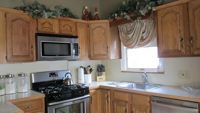 58 Hickory Rd, Colonia, NJ 07067 - photo 5