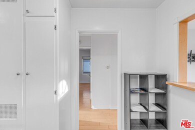 1352 Ocean Park Blvd unit F, Santa Monica, CA 90405 - photo 7