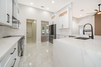 1939 Lazy Oaks Loop, Saint Cloud, FL 34771 - photo 7