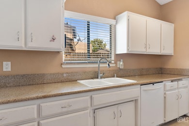 7800 Westfield Rd unit 28, Bakersfield, CA 93309 - photo 5