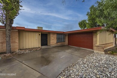 8548 E Beverly St__004