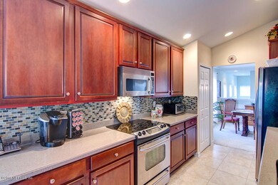 8533 Little Swift Cir unit 34J, Jacksonville, FL 32256 - photo 3