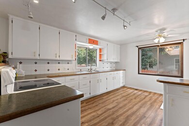 8-web-or-mls-Inside-Spokane-Main-8