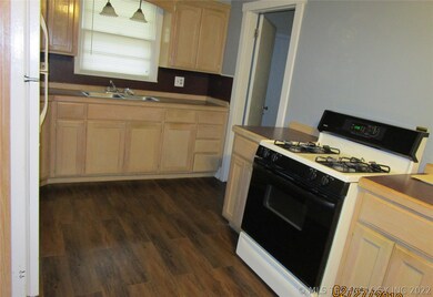 2017 Denver St, Muskogee, OK 74401 - photo 5