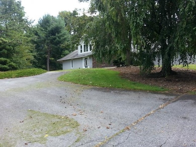 4644 Mill Rd, Emmaus, PA 18049 - photo 5