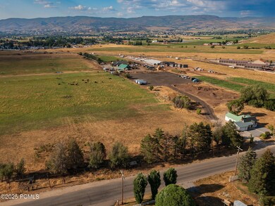 1581 E Little Sweden Rd, Daniel, UT 84032 - photo 4