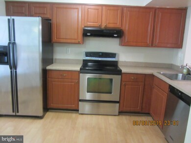 3930 Angelton Ct, Burtonsville, MD 20866 - photo 7