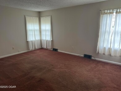 626 S High St, Neosho, MO 64850 - photo 4