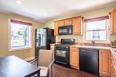 1772 University St, Ferndale, MI 48220 - photo 4