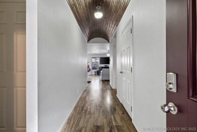 2804 W Fredericksburg St, Broken Arrow, OK 74011 - photo 4