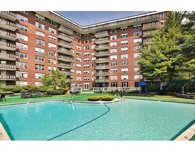 Imperial Towers unit 803, Chestnut Hill, MA 02467 - photo 2