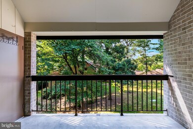 1639 Parkcrest Cir unit 300, Reston, VA 20190 - photo 7