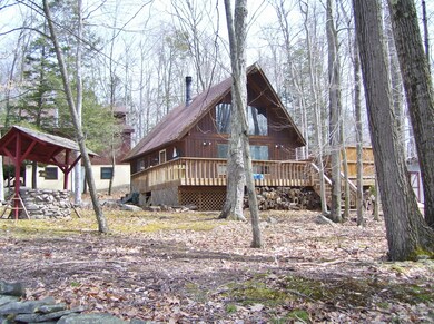 1076 Red Hawk Dr, Lake Ariel, PA 18436 - photo 2