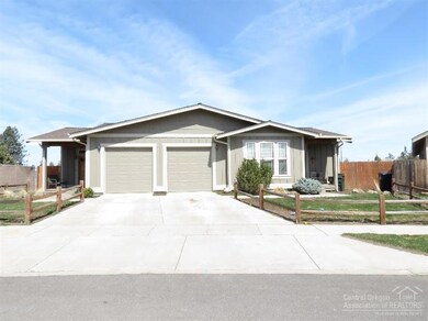 822 NE Hidden Valley Dr unit 1 & 2, Bend, OR 97701 - photo 2