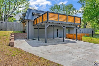 3910 SW Chelmsford Rd, Topeka, KS 66610 - photo 6