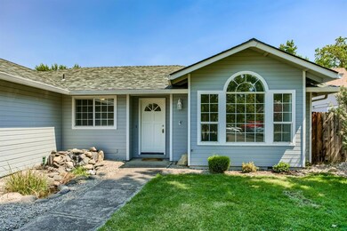 1384 Brook Ct, Medford, OR 97504 - photo 4