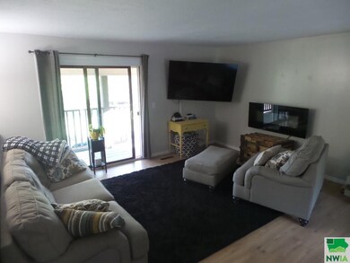 2076 Roundtable Rd unit Rd, Sergeant Bluff, IA 51054 - photo 3