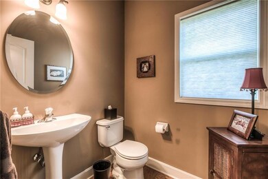 15523 Linden Ln, Overland Park, KS 66224 - photo 2