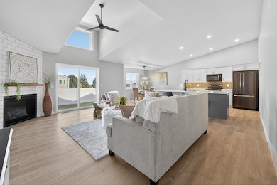 922 Vogt Ln, Chilton, WI 53014 - photo 2