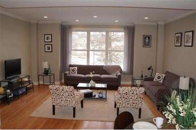 345 Belgrade Ave unit 1, Roslindale, MA 02131 - photo 4